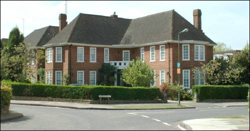 38 Winnington Road a